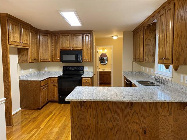 612 Braidwood NW Drive, Acworth, GA 30101