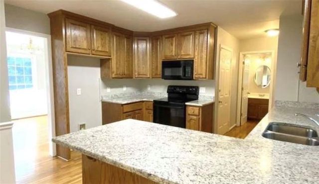 612 Braidwood NW Drive, Acworth, GA 30101