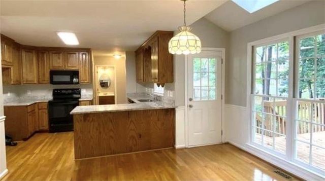 612 Braidwood NW Drive, Acworth, GA 30101