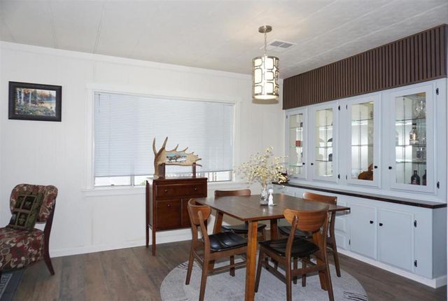 690 Persian Drive, Sunnyvale, CA 94089