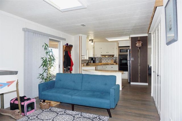 690 Persian Drive, Sunnyvale, CA 94089