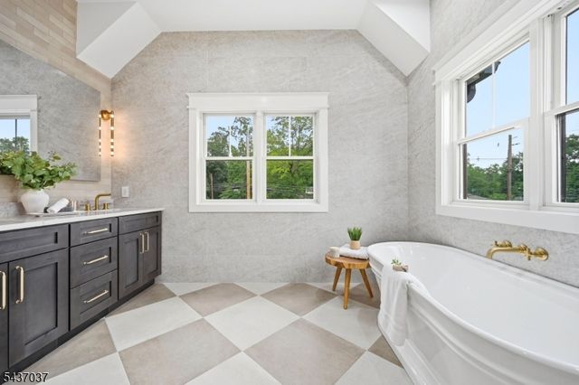 274 Hillside Ave, Livingston Twp., NJ 07039