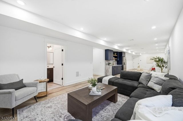 274 Hillside Ave, Livingston Twp., NJ 07039