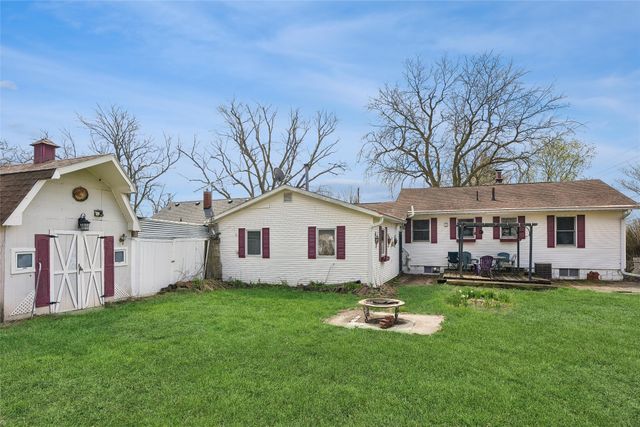 312 S 15th Avenue W, Newton, IA 50208