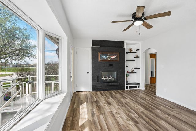 312 S 15th Avenue W, Newton, IA 50208