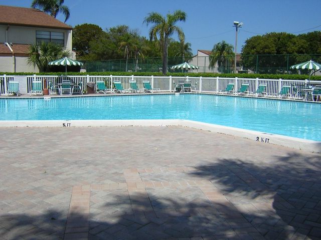 9209 SEMINOLE BOULEVARD 67, Seminole, FL 33772
