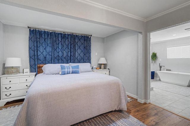 137 Tarpon Street, Bayou Vista, TX 77563