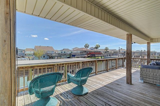 137 Tarpon Street, Bayou Vista, TX 77563