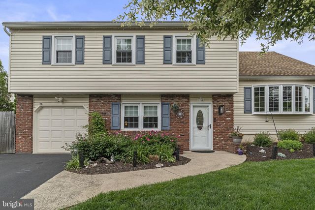 1064 LINCOLN, Warrington, PA 18976