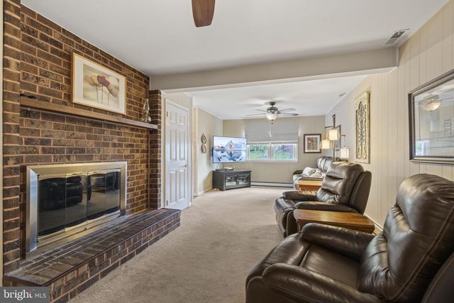 1064 LINCOLN, Warrington, PA 18976