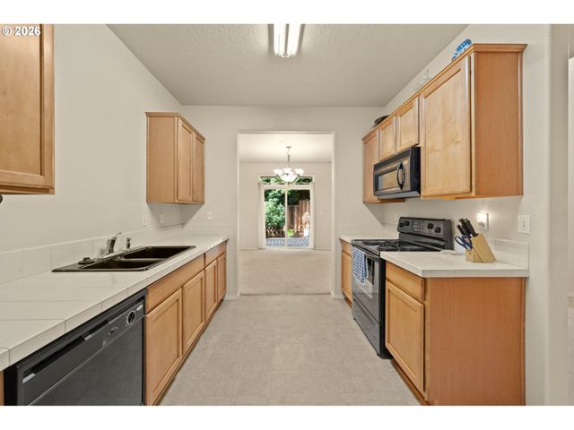 12635 Sw NIGHT HERON Ln 104, Beaverton, OR 97007