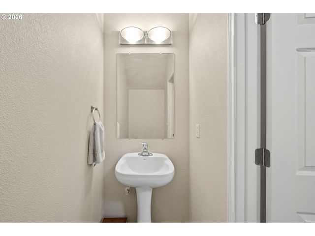 12635 Sw NIGHT HERON Ln 104, Beaverton, OR 97007