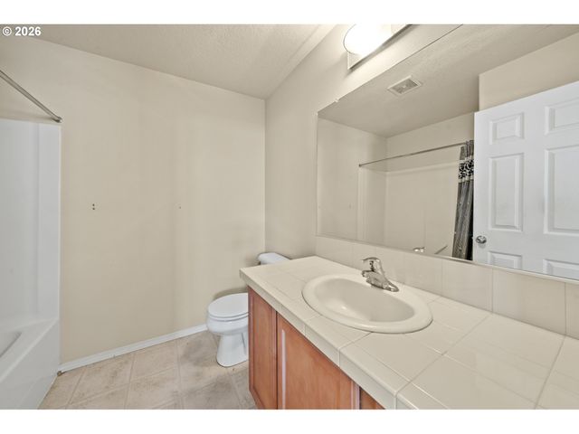 12635 Sw NIGHT HERON Ln 104, Beaverton, OR 97007