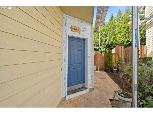 12635 Sw NIGHT HERON Ln 104, Beaverton, OR 97007