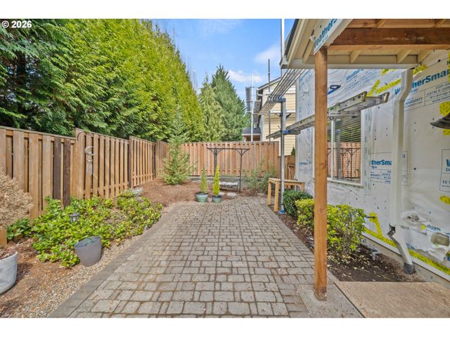 12635 Sw NIGHT HERON Ln 104, Beaverton, OR 97007