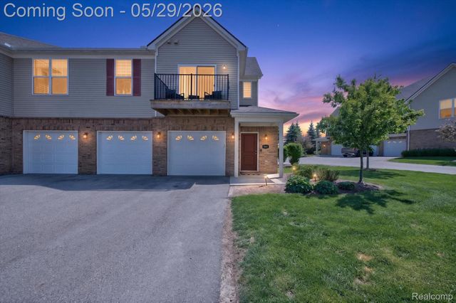 9988 Ridge Run Street, Hartland Township, MI 48855