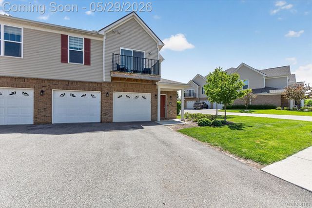 9988 Ridge Run Street, Hartland Township, MI 48855