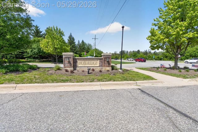 9988 Ridge Run Street, Hartland Township, MI 48855