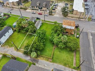 3911 Winnie Rear Street, Galveston, TX 77550