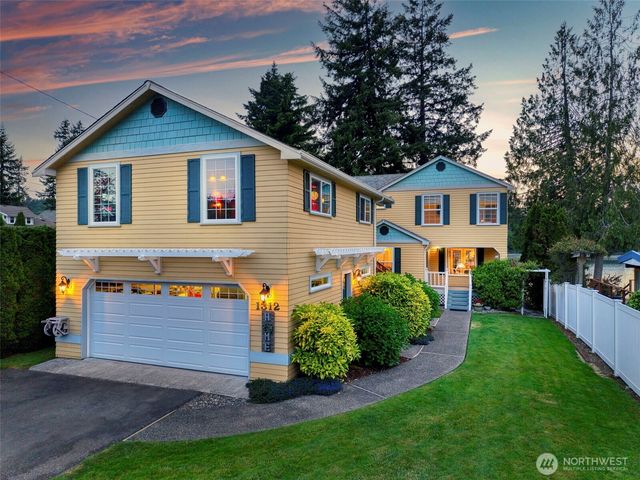 1312 NE South Petterson Road, Keyport, WA 98345