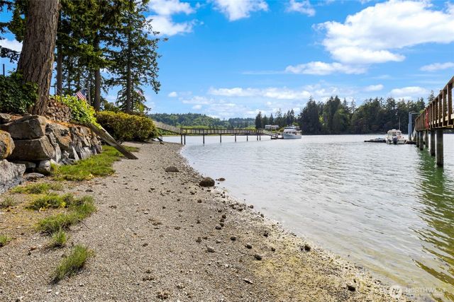 1312 NE South Petterson Road, Keyport, WA 98345