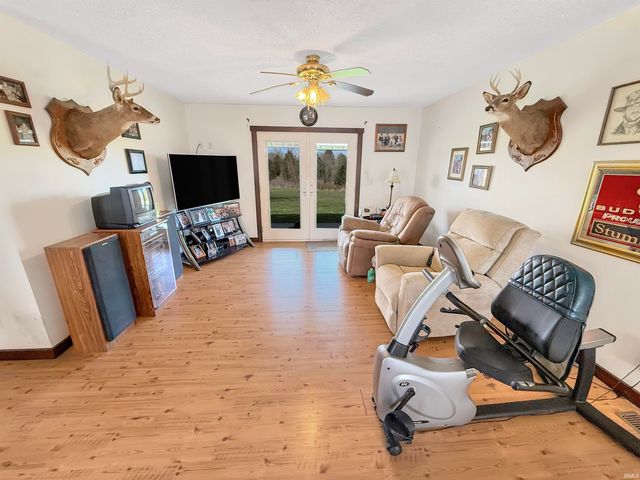 6375 W 1150 S, Holland, IN 47541