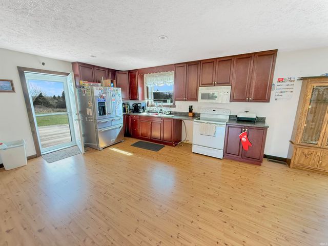 6375 W 1150 S, Holland, IN 47541