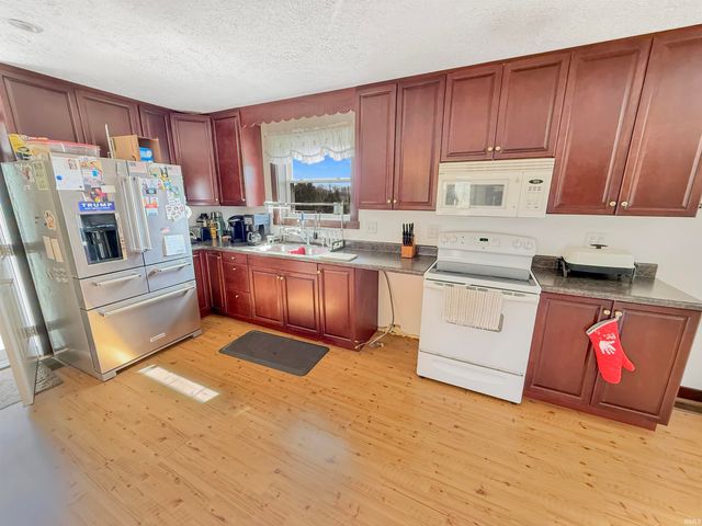 6375 W 1150 S, Holland, IN 47541