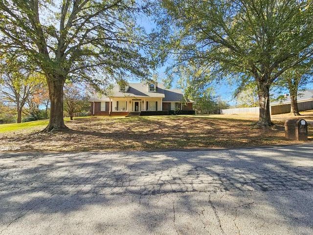 2001 Ventureview Street, Palestine, TX 75803