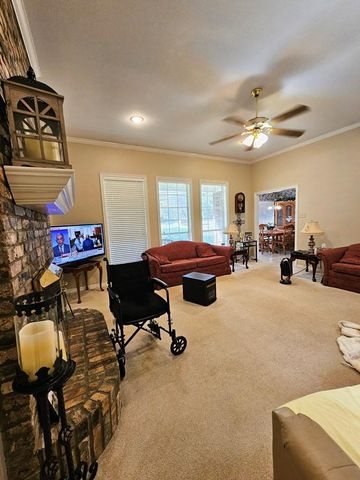 2001 Ventureview Street, Palestine, TX 75803