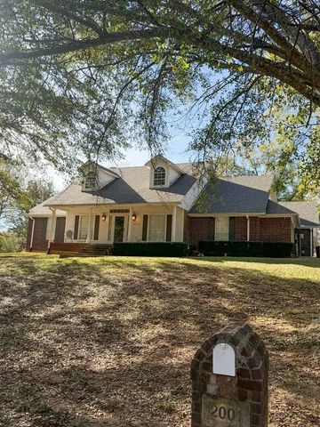 2001 Ventureview Street, Palestine, TX 75803