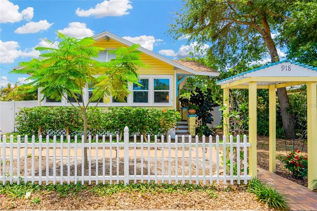 918 24TH AVENUE N, St Petersburg, FL 33704