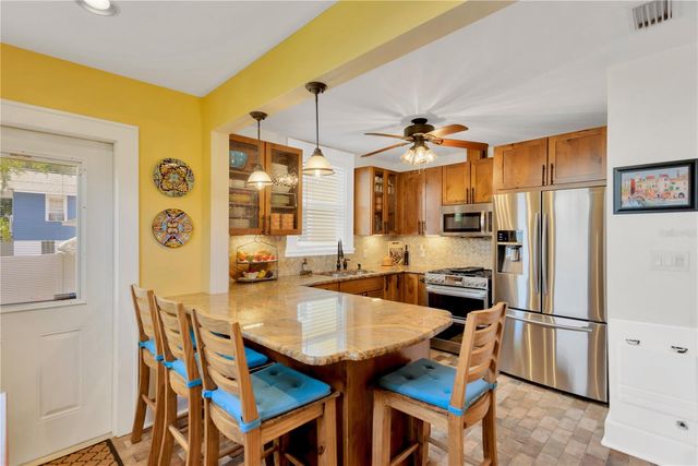 918 24TH AVENUE N, St Petersburg, FL 33704