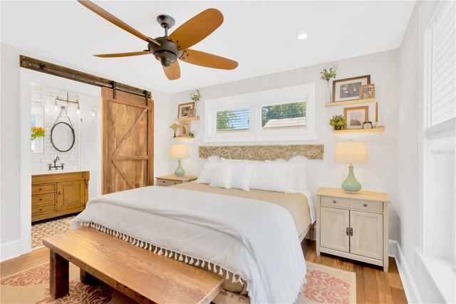 918 24TH AVENUE N, St Petersburg, FL 33704