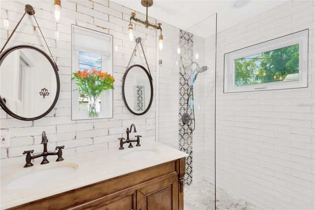 918 24TH AVENUE N, St Petersburg, FL 33704