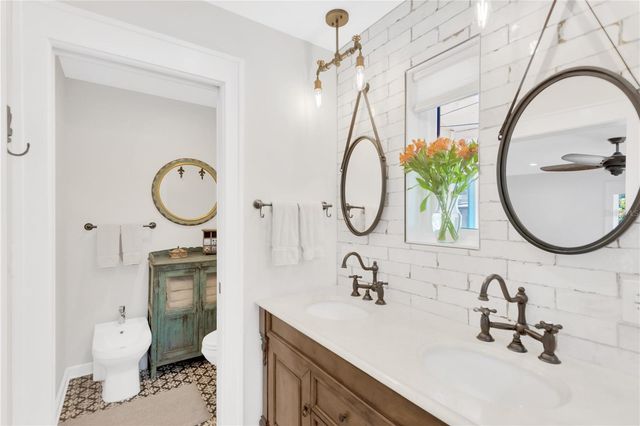 918 24TH AVENUE N, St Petersburg, FL 33704