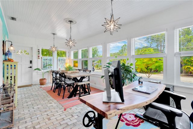 918 24TH AVENUE N, St Petersburg, FL 33704