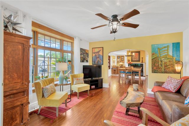 918 24TH AVENUE N, St Petersburg, FL 33704