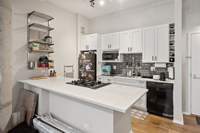 130 S Canal Street 612, Chicago, IL 60606