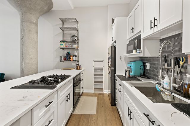 130 S Canal Street 612, Chicago, IL 60606