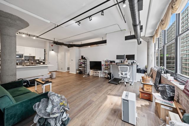 130 S Canal Street 612, Chicago, IL 60606