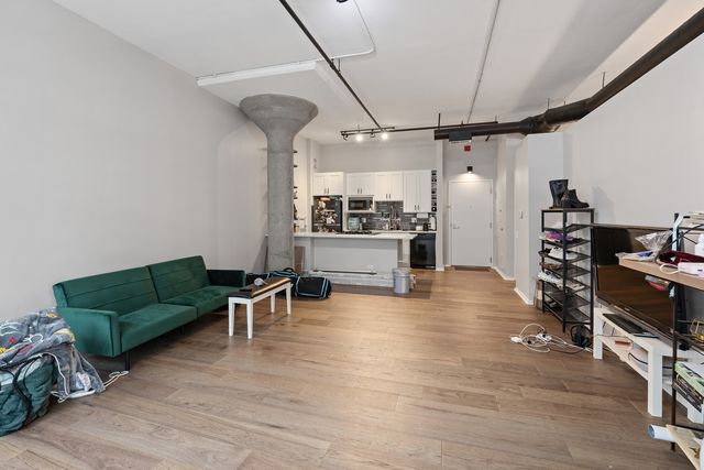 130 S Canal Street 612, Chicago, IL 60606