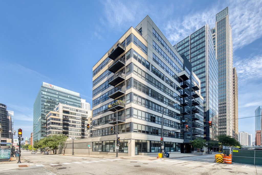 130 S Canal Street 612, Chicago, IL 60606