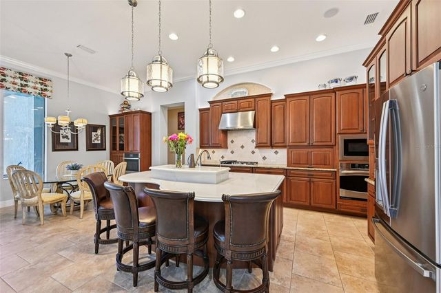 508 MAST DRIVE, Bradenton, FL 34208