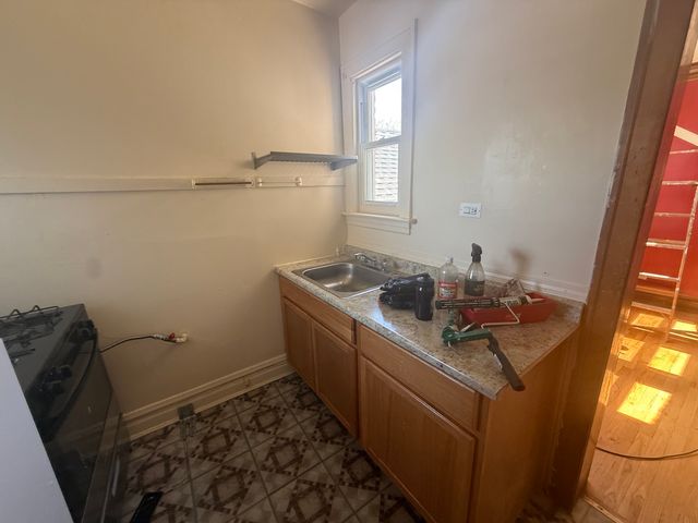 5559 W Altgeld Street 2S, Chicago, IL 60639