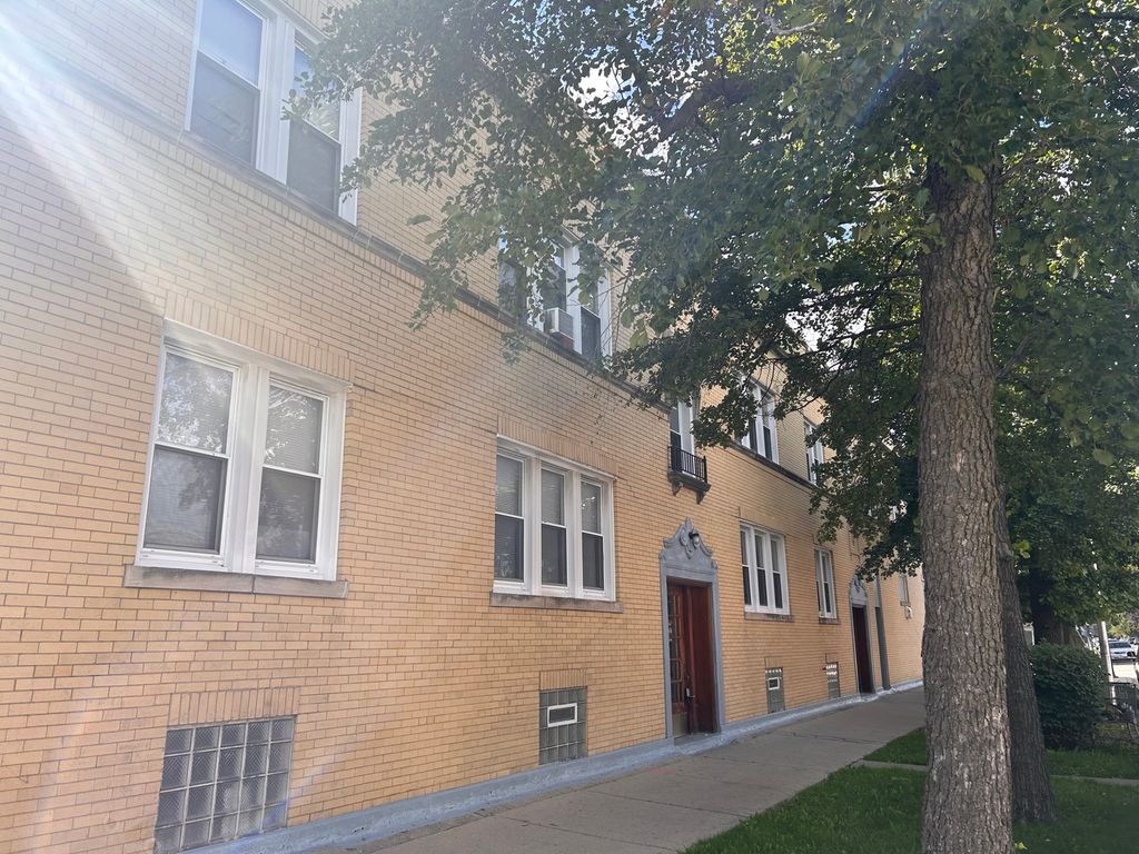 5559 W Altgeld Street 2S, Chicago, IL 60639