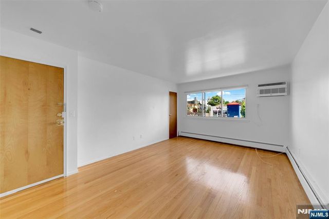 1599 Bergen Boulevard 12, Leonia, NJ 07605