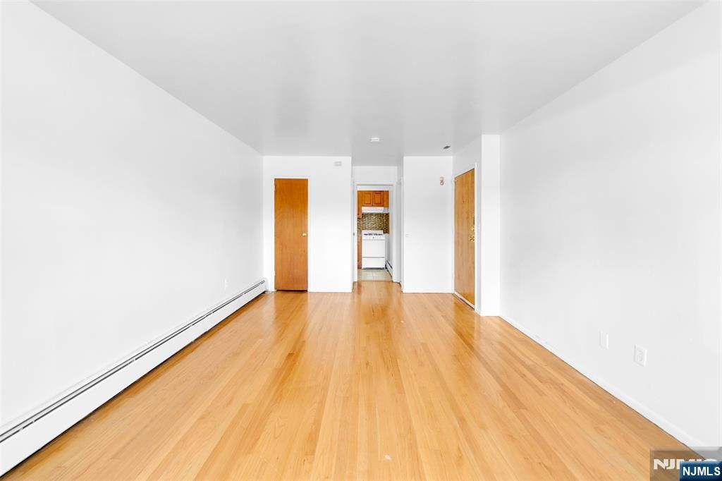 1599 Bergen Boulevard 12, Leonia, NJ 07605