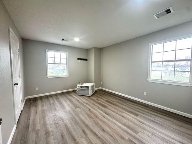 8704 Lanewood Drive A, Houston, TX 77016