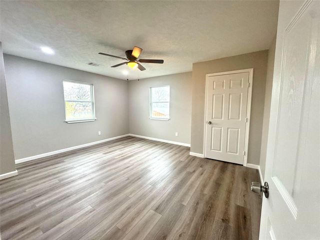 8704 Lanewood Drive A, Houston, TX 77016
